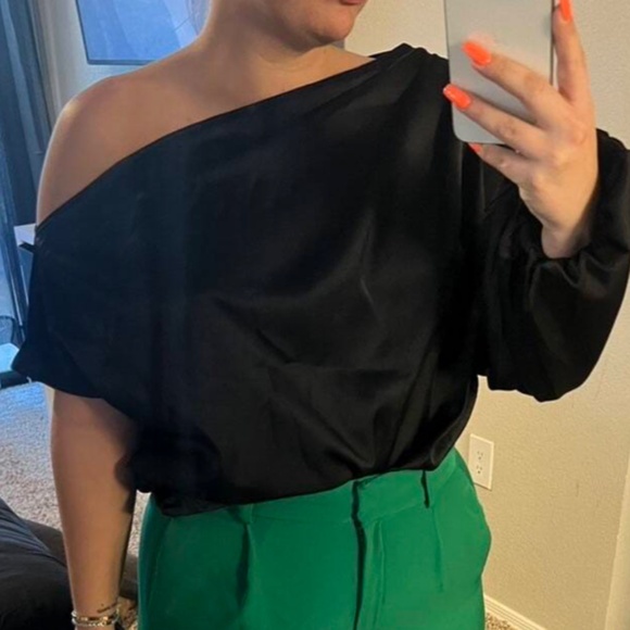 Classic Solid One Shoulder Ruched Blouse - Picture 11 of 12